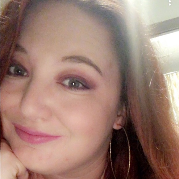 Meet your Posher, Kayla - Picture 1 of 1